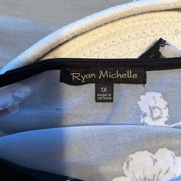Ryan Michelle Floral Dress Size 1X - Picture 5 of 5